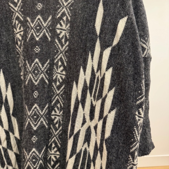 SHEIN aztec grey cardigan, very comfy (S) - Picture 5 of 5